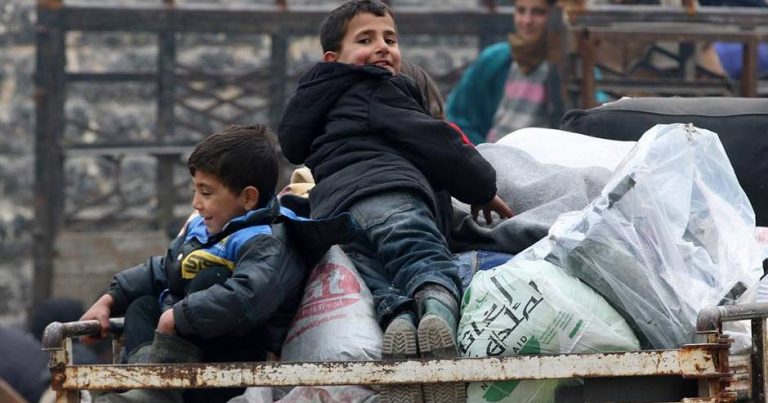 Возобновилась эвакуация мирных жителей из Алеппо