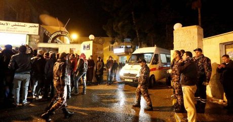 Группа террористов напала на иорданский город Эль-Карак