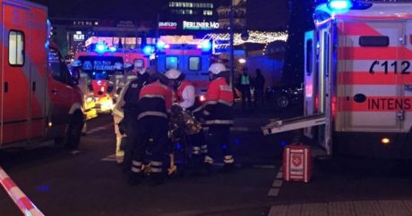 Теракт на рождественском базаре в Берлине: 12 погибших — ВИДЕО