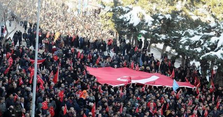 «Долой ПКК!» — Жители курдонаселенных провинций Турции выступили за единство страны