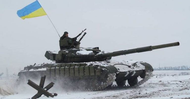 В Донбассе возобновились бои: Украина сообщает о передвижении своих войск