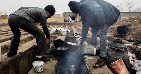 Бездомные, проживающие в могилах — Фото