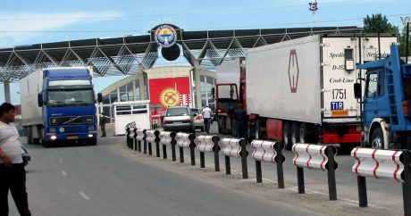 Казахстан перекрыл автомобильные дороги для грузовых машин из Киргизии