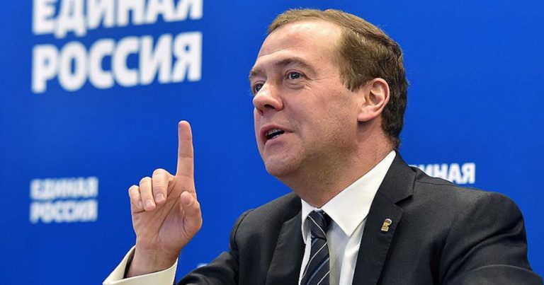Медведев назвал самую большую проблему России