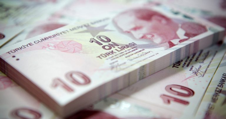 Bloomberg: Турецкая лира превратится из худшей в лучшую валюту мира