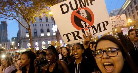 Трамп запретит проведение массовых акций протеста — США превращаются в СССР