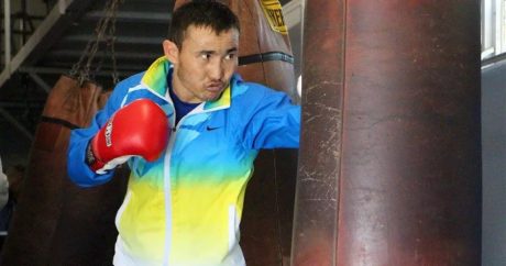 Казахский боксер показал, как он тренируется перед боем с Робсоном Ассисом