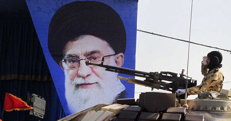 Военный бюджет Ирана растет: с кем собираются воевать муллы?