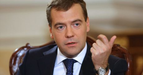 Медведев: «Россия неплохо развивается в условиях санкций» — ВИДЕО