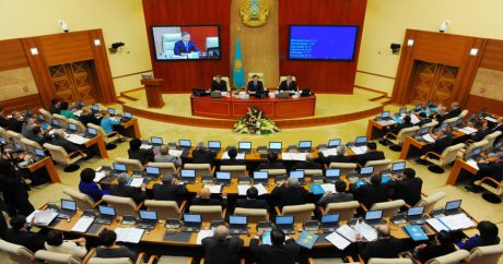 Часть полномочий Назарбаева перешла Парламенту Казахстана