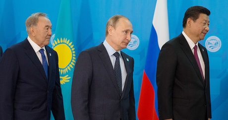 Казахский эксперт: «Цель Астаны — держаться ровно и с Россией, и с Китаем»