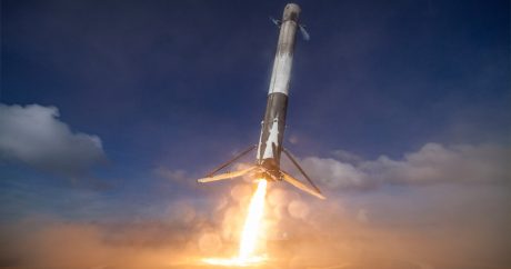 США успешно запустили ракету Falcon 9 со спутником
