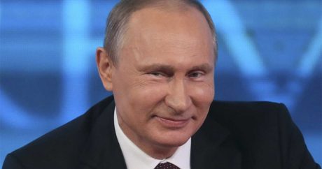 Аксенов: «Путин должен быть пожизненным президентом»