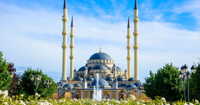 «Сердце Чечни» — крупнейшая мечеть в России и Европе — ФОТО