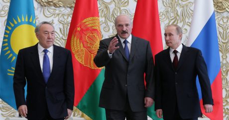 Лукашенко: «Беларусь, Россия и Казахстан должны сообща бороться с кризисом»