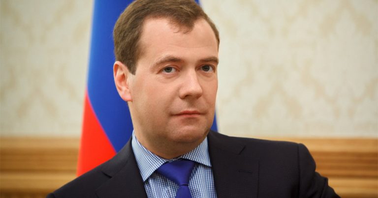 Медведев: Санкции — это надолго, рассчитывать нужно только на себя