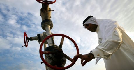 Россия и Саудовская Аравия продлят заморозку нефтедобычи