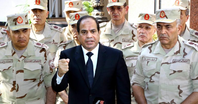 Египетская хунта объявила войну СМИ