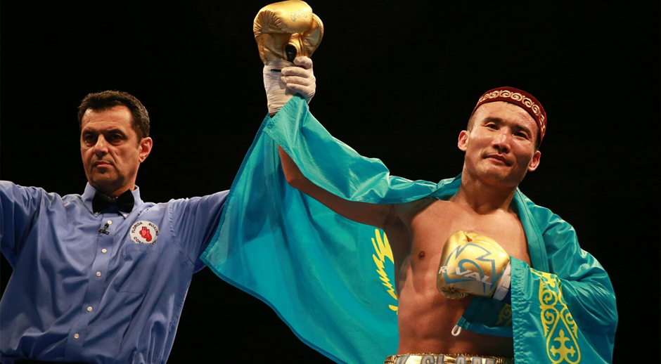 Казахстанский боксер одержал победу над мексиканцем судейским решением