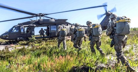 НАТО проводит военные учения близ границы с Россией