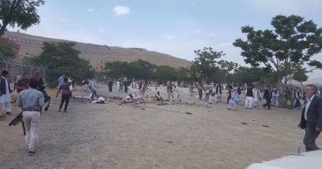 На кладбище в Кабуле прогремели три взрыва: погибли более 20 человек