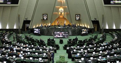 Перестрелка в иранском парламенте: есть убитые и раненые