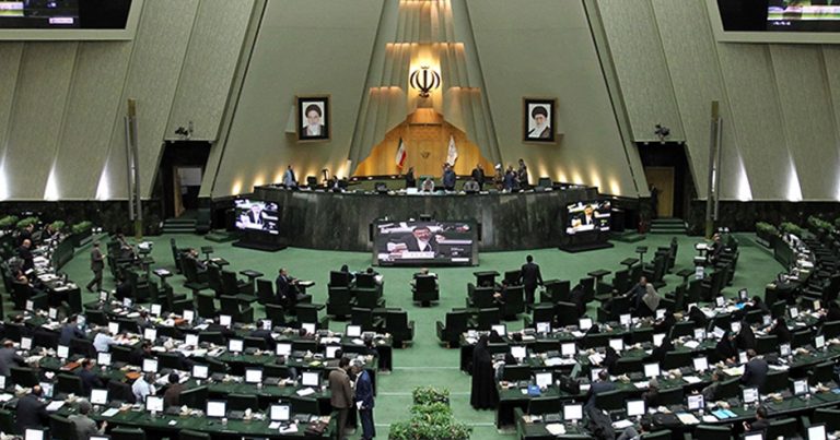 Перестрелка в иранском парламенте: есть убитые и раненые — ВИДЕО