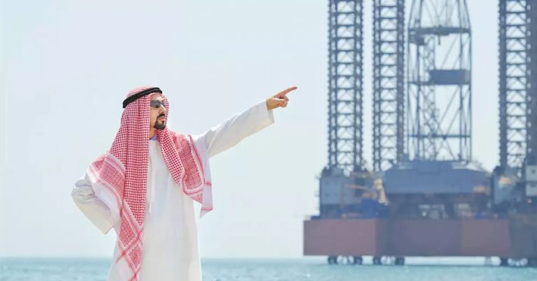 Саудовская Аравия намерена инвестировать в нефтедобычу $300 млрд