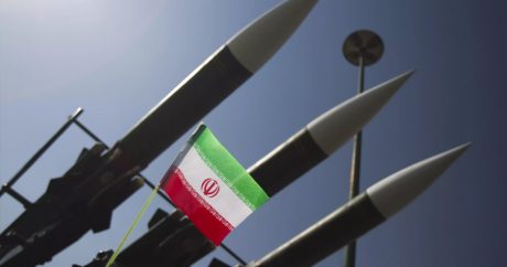 Иран выпустил три ракеты в сторону Пакистана