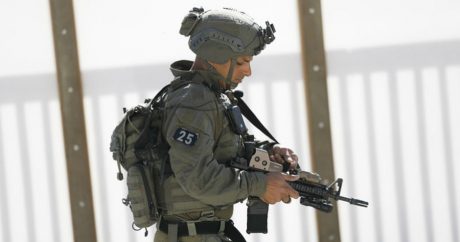 Полиция Израиля застрелила 3 палестинцев у входа в мечеть Аль-Акса — ВИДЕО