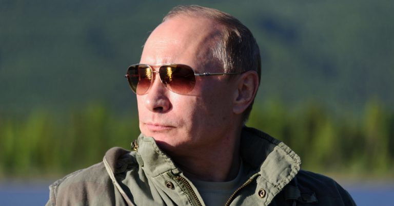 Политолог: «Путин надпартийный президент, арбитр»