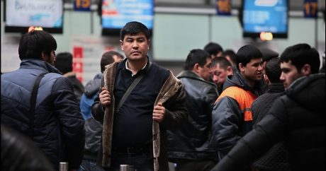 Таджикистан хочет направить своих мигрантов в арабские страны