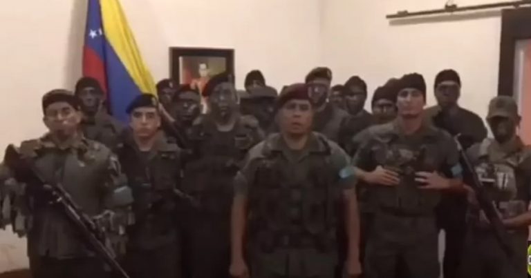 В Венесуэле мятежники захватили вленную базу и призвали к восстанию — ВИДЕО