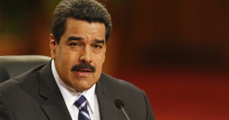Мадуро поздравил армию с успешным отражением мятежа