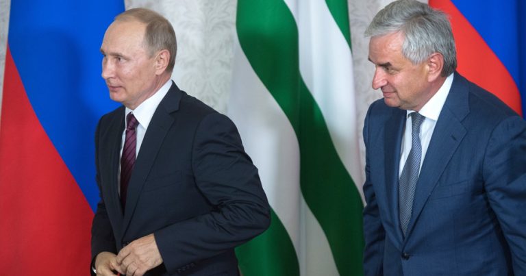 Госдеп США осудил Путина, из-за поездки в оккупированную Абхазию
