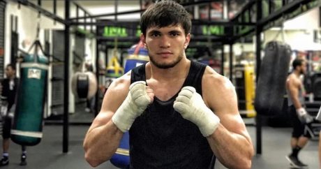 Казахстанский боксер стал чемпионом мира среди молодежи WBC — ВИДЕО