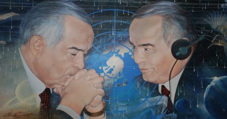 В Ташкенте проходит выставка портретов первого президента Узбекистана