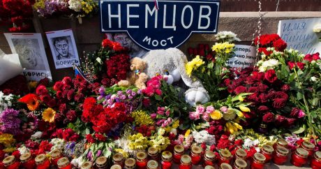 На Немцовом мосту убили очередного оппозиционера