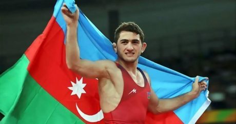 Гаджи Алиев досрочно победил российского борца и стал 3-кратным чемпионом мира – ВИДЕО