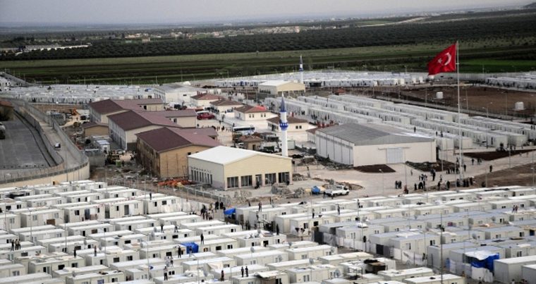 Турция не будет расширять лагеря для беженцев