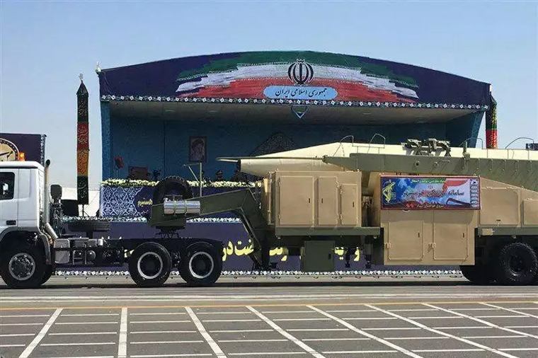 Иран представил новую баллистическую ракету — ВИДЕО