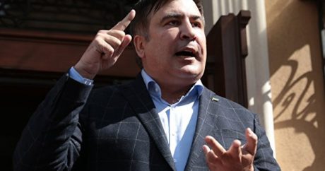 Саакашвили провел митинг в Черновцах — ВИДЕО