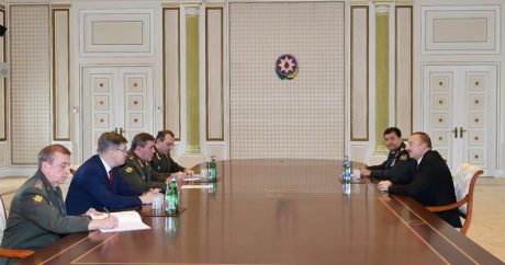 Ильхам Алиев принял делегацию во главе с начальником Генштаба ВС России