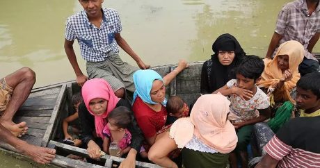 Армия Мьянмы открыла огонь по лодке с мусульманами