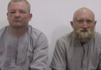 ИГИЛ показало плененных российских военнослужащих