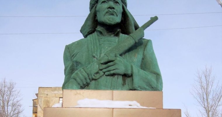В Казахстане с почестями похоронили череп национального героя Кейки-батыра