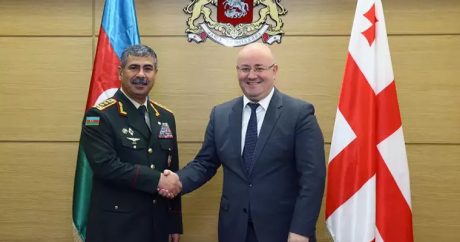 Министр обороны Азербайджана встретился с военным руководством Грузии — ФОТО
