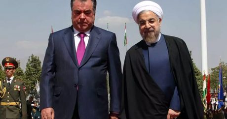 Таджикистан требует от Ирана прекратить навязывание своей идеологии