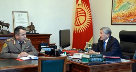 Атамбаев поручил начальнику Генштаба ВС «быть начеку»