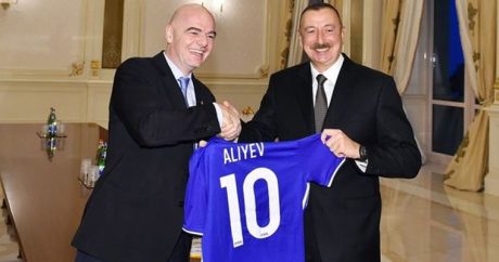 Президент ФИФА представил главе Азербайджана подарки — ФОТО